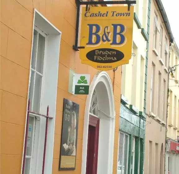 ベッドアンドブレックファースト Cashel Town Center Inn