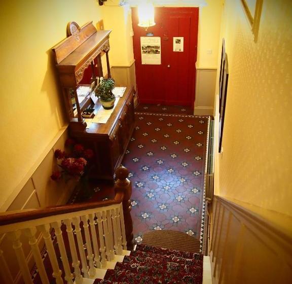 ベッドアンドブレックファースト Cashel Town Center Inn