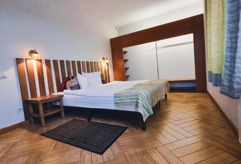 هتل Kapteinu Osta