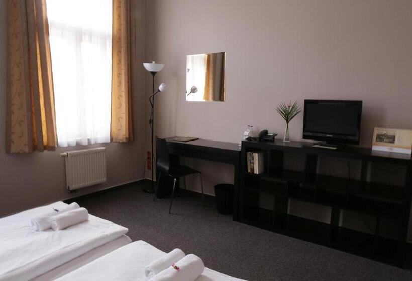 فندق Zlatá štika