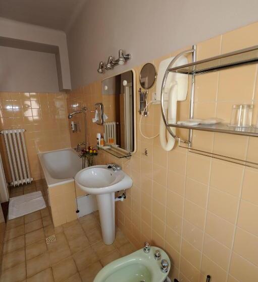 فندق Zlatá štika