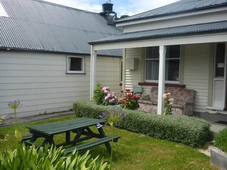 Albergue Bon Accord Backpackers