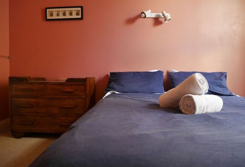 Albergue Bon Accord Backpackers