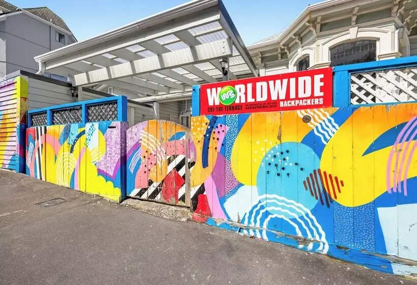هاستل Worldwide Backpackers