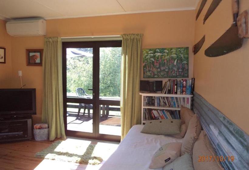 مبيت وإفطار Earthsounds Country Cottage