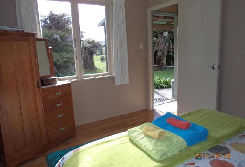 مبيت وإفطار Earthsounds Country Cottage