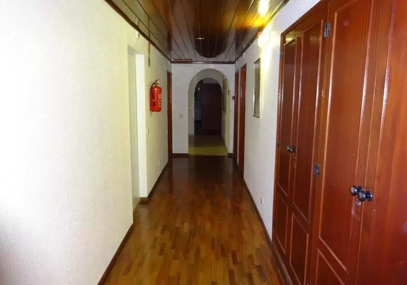 Aamiaismajoitus (B&B) Estalagem Sequeira