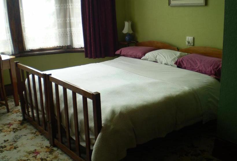 Bed and Breakfast Federation House