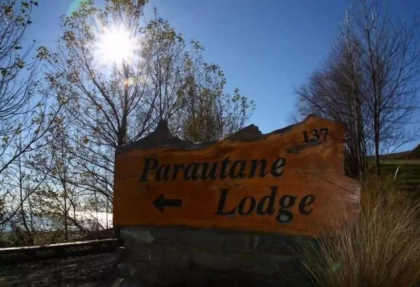 ベッドアンドブレックファースト Parautane Lodge