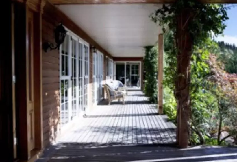 Aamiaismajoitus (B&B) Silver Peaks Lodge