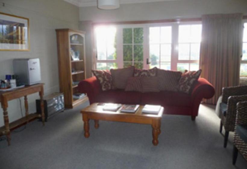 مبيت وإفطار Silver Peaks Lodge