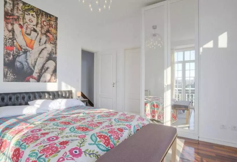 Blue Boutique Hostel & Suites