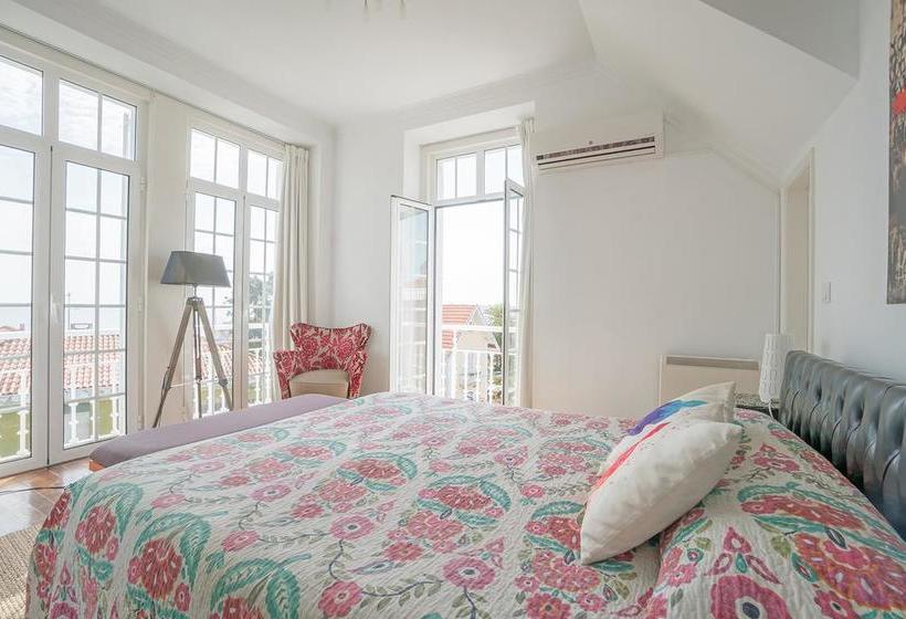 Blue Boutique Hostel & Suites