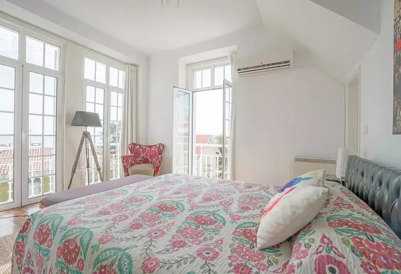Blue Boutique Hostel & Suites