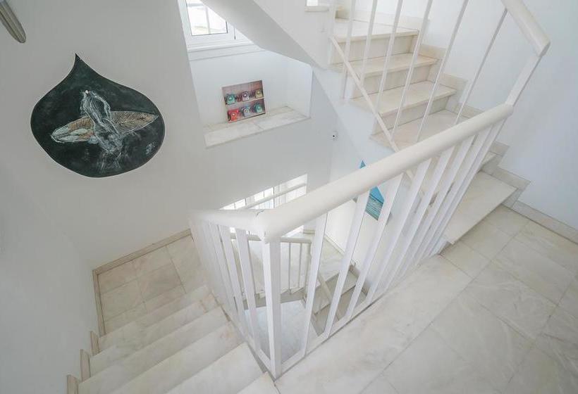 Blue Boutique Hostel & Suites