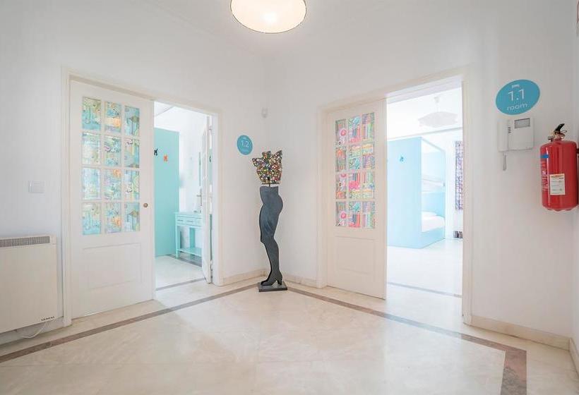 Blue Boutique Hostel & Suites