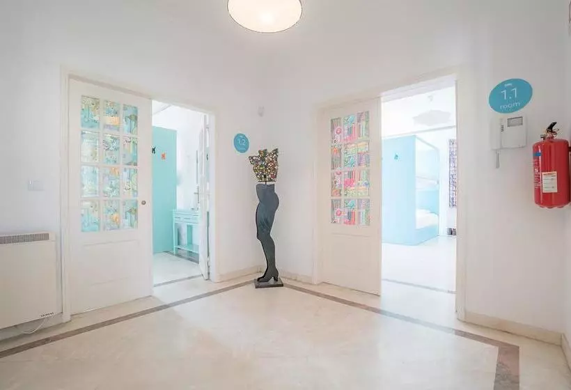 Blue Boutique Hostel & Suites