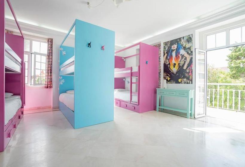 Blue Boutique Hostel & Suites