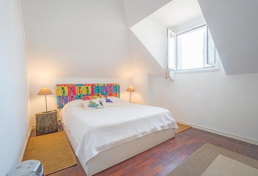 Blue Boutique Hostel & Suites