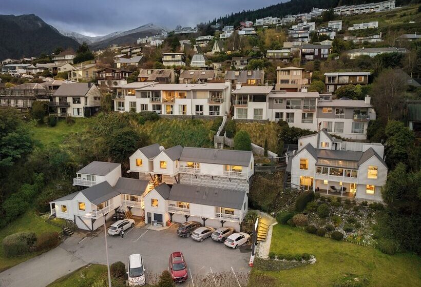 Lakeview Colonial Motel