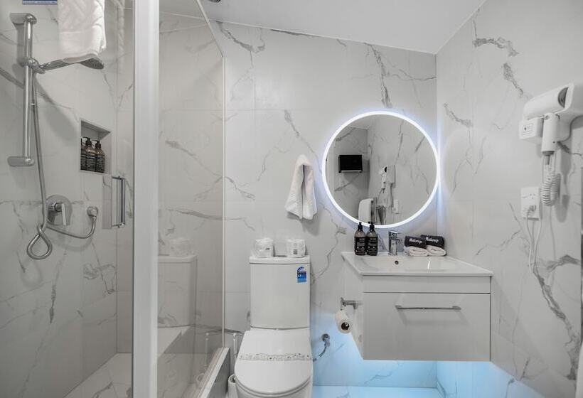 Lakeview Colonial Motel