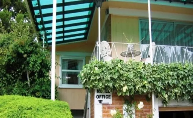 Glow Worm Motel