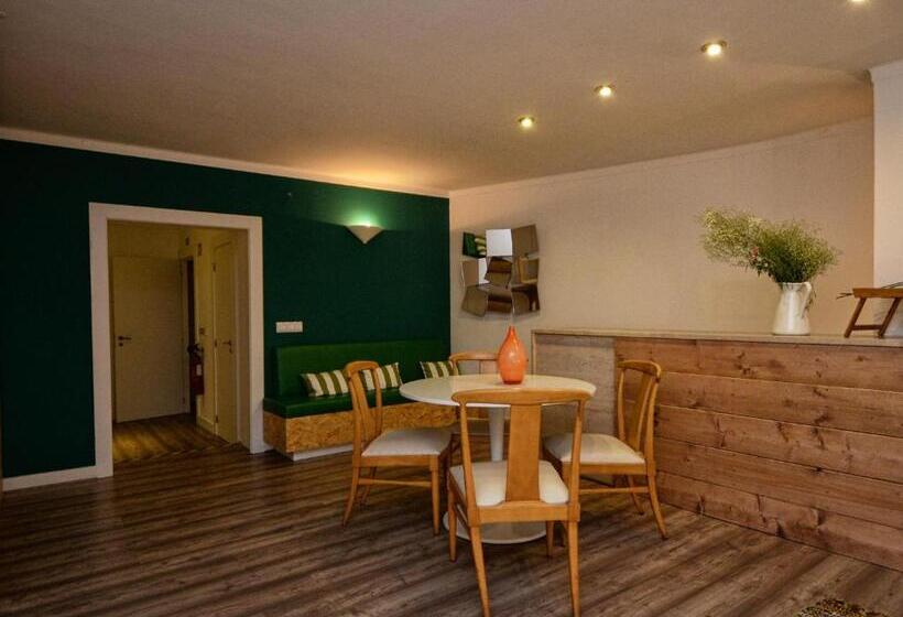 Guimaraesliving   Hostel & Adventure