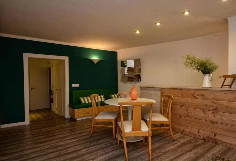Guimaraesliving   Hostel & Adventure