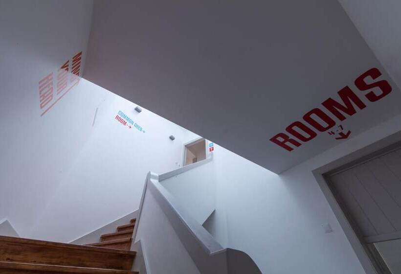 Inn Possible Lisbon Hostel