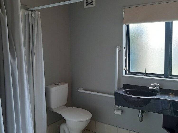 모텔 Claremonte Motor Lodge