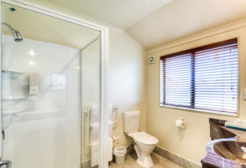 모텔 Claremonte Motor Lodge