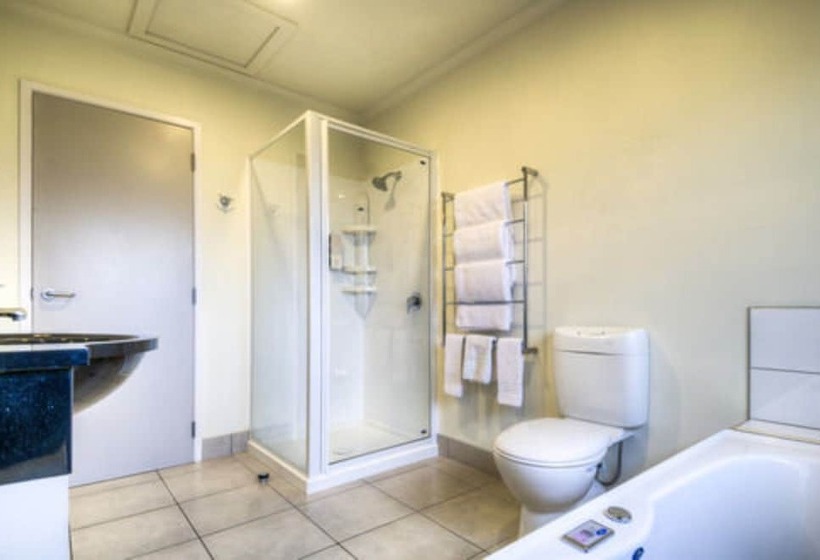 모텔 Claremonte Motor Lodge