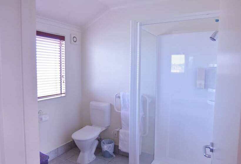 모텔 Claremonte Motor Lodge