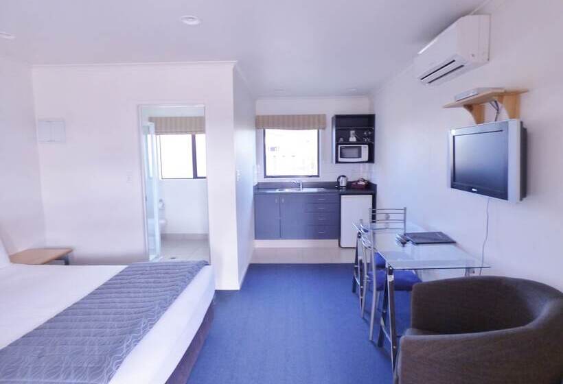 모텔 Claremonte Motor Lodge