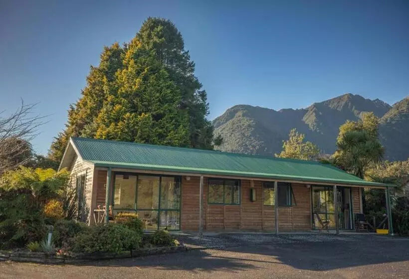 Rainforest Motel