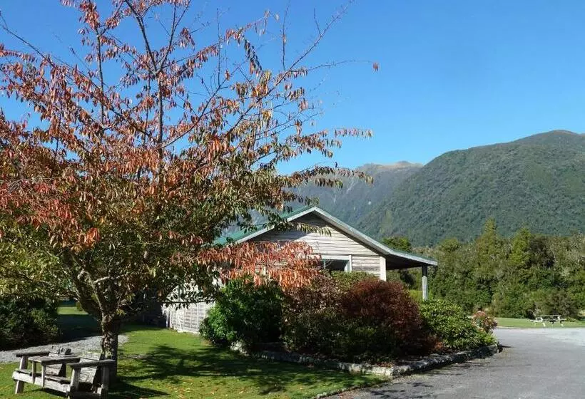 Rainforest Motel