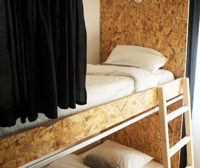 호스텔 Baleal Guesthouse