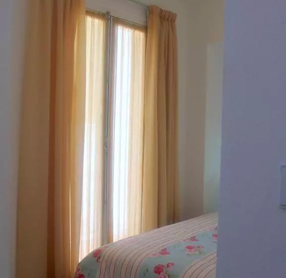 تختخواب و صبحانه Baga De Sal Wine Guesthouse