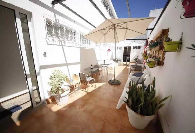 تختخواب و صبحانه The Story Guest House   Adults Only