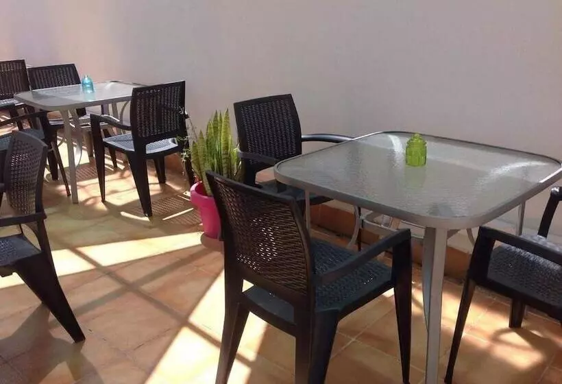 تختخواب و صبحانه The Story Guest House   Adults Only