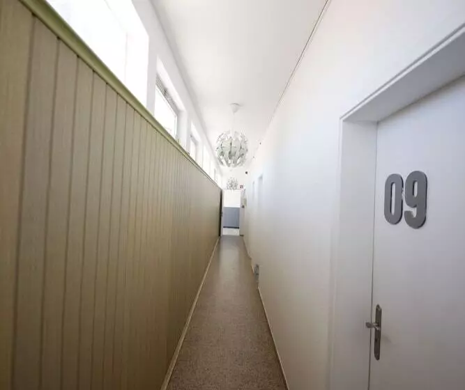 تختخواب و صبحانه The Story Guest House   Adults Only