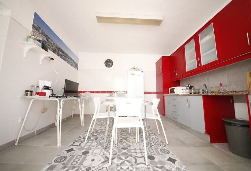 تختخواب و صبحانه The Story Guest House Adults Only