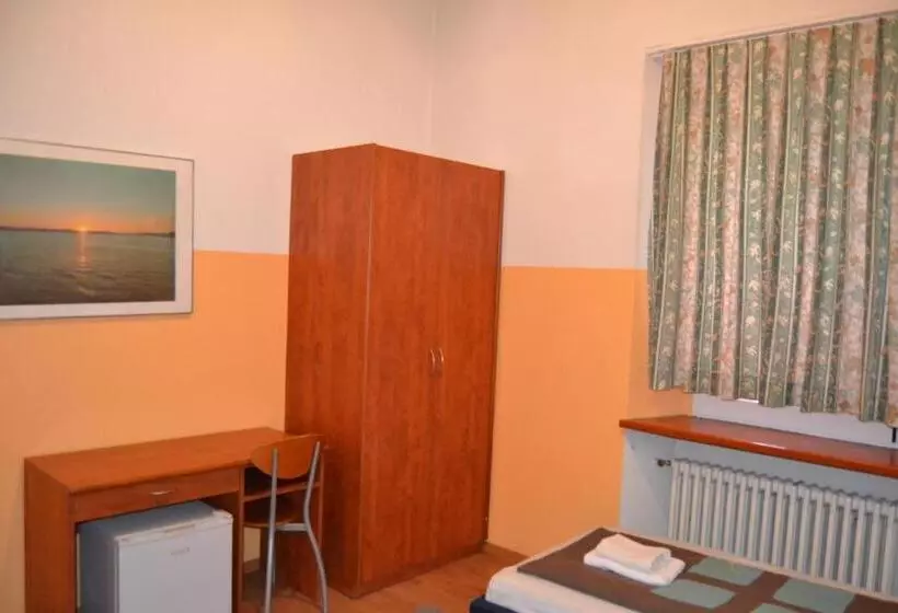 هتل Osteria Leon D Or