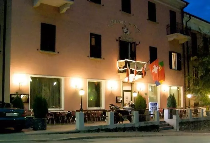 هتل Osteria Leon D Or