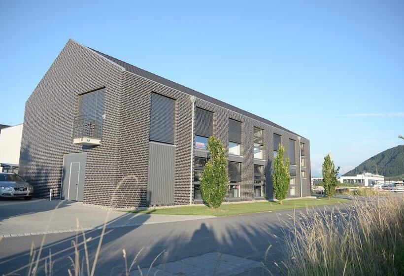 בית מלון כפרי Q.c.m. Campus