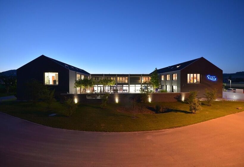 בית מלון כפרי Q.c.m. Campus