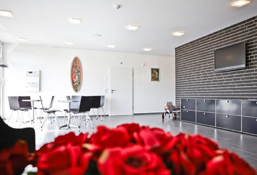 בית מלון כפרי Q.c.m. Campus