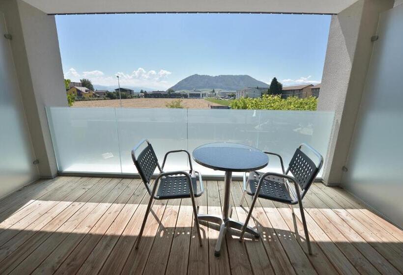 בית מלון כפרי Q.c.m. Campus