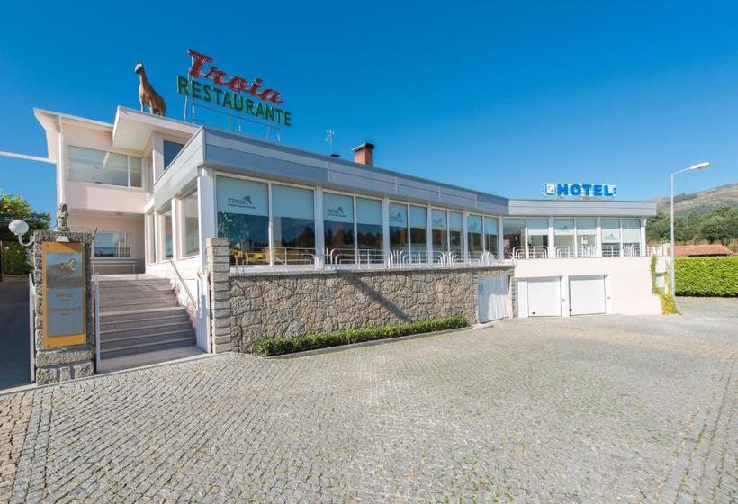 فندق Troia
