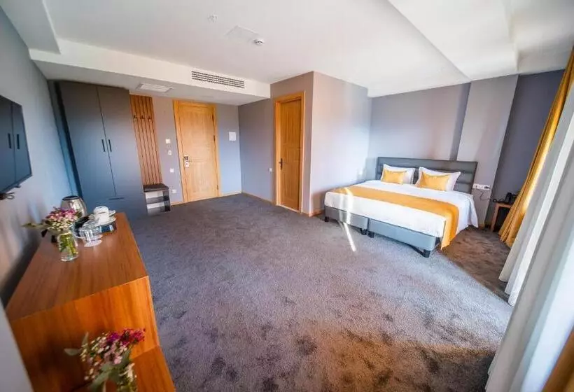 ホテル Burki Castle & Cellar